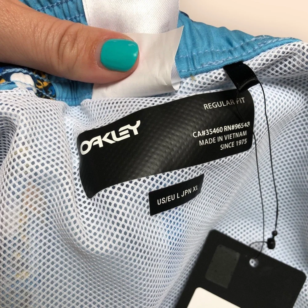 Oakley NWT MENS Toucan Tropics 16” Beach Shorts Blue Active Swim MENS Large